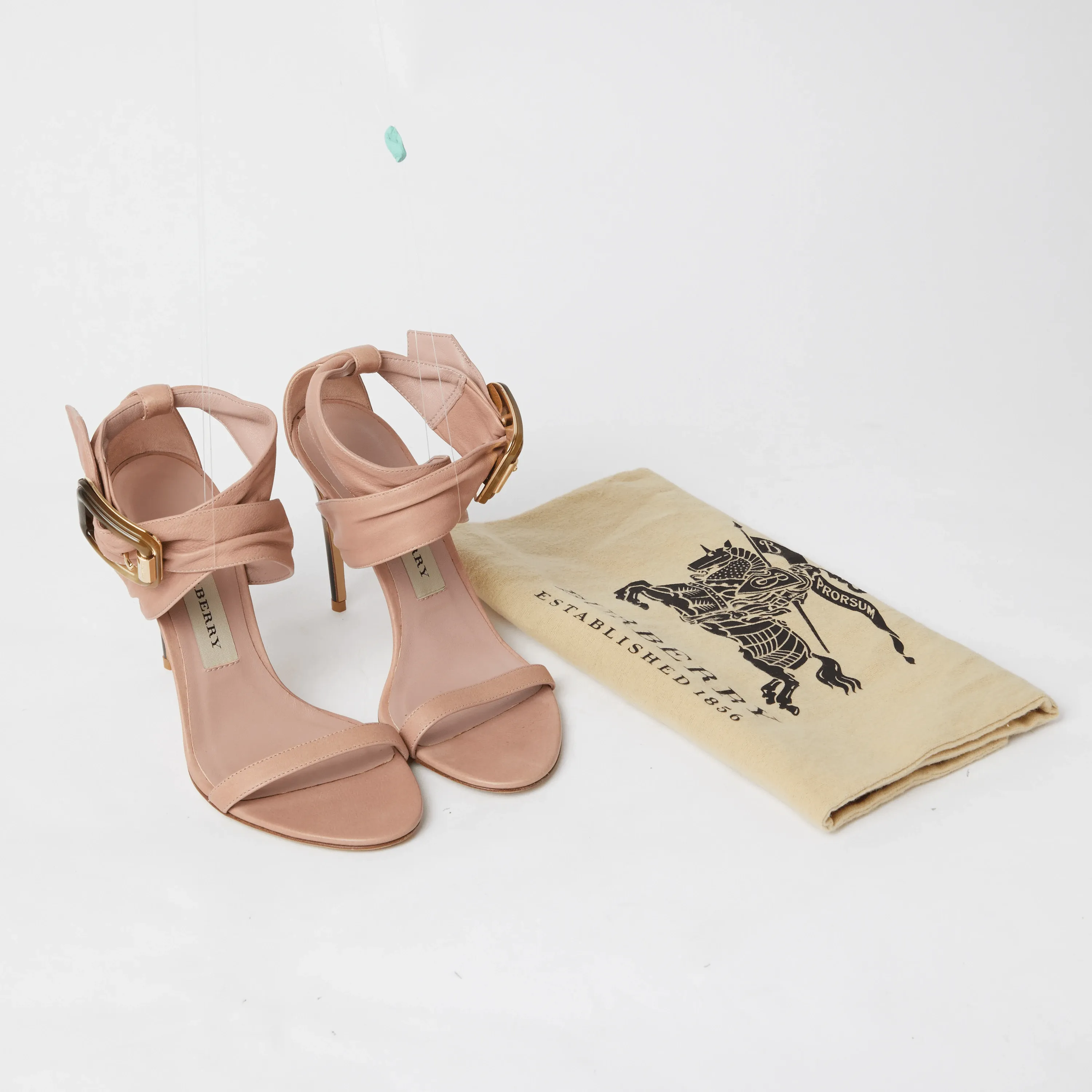 Burbery nude suede