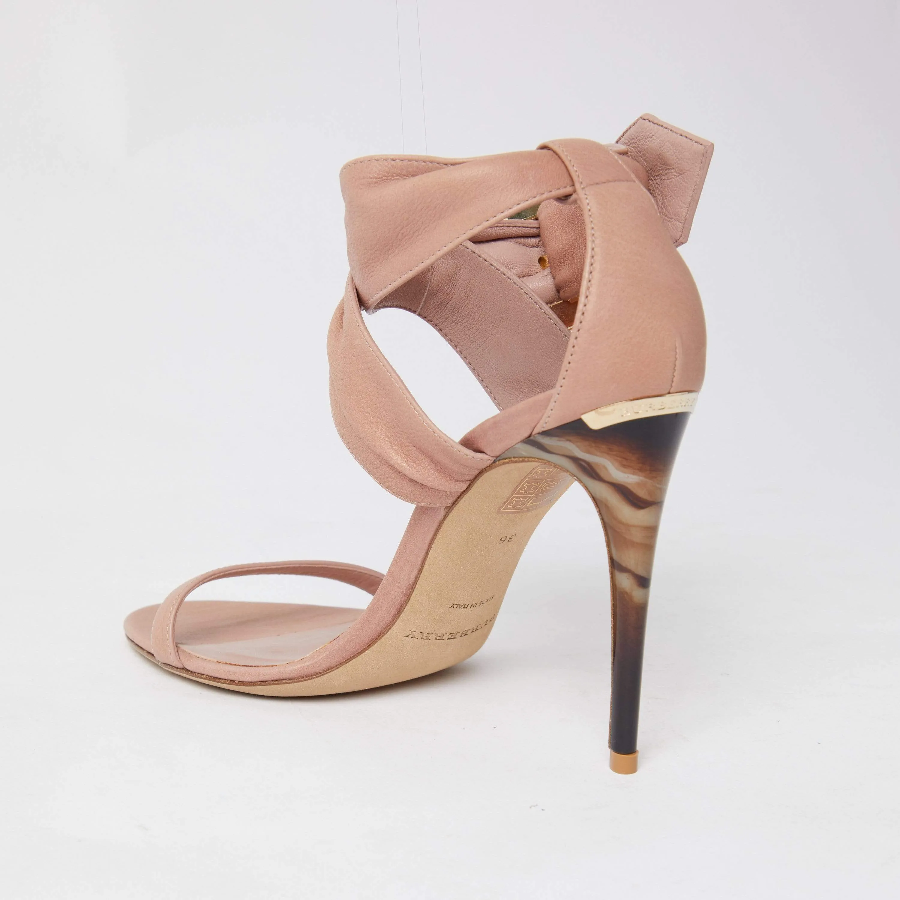 Burbery nude suede