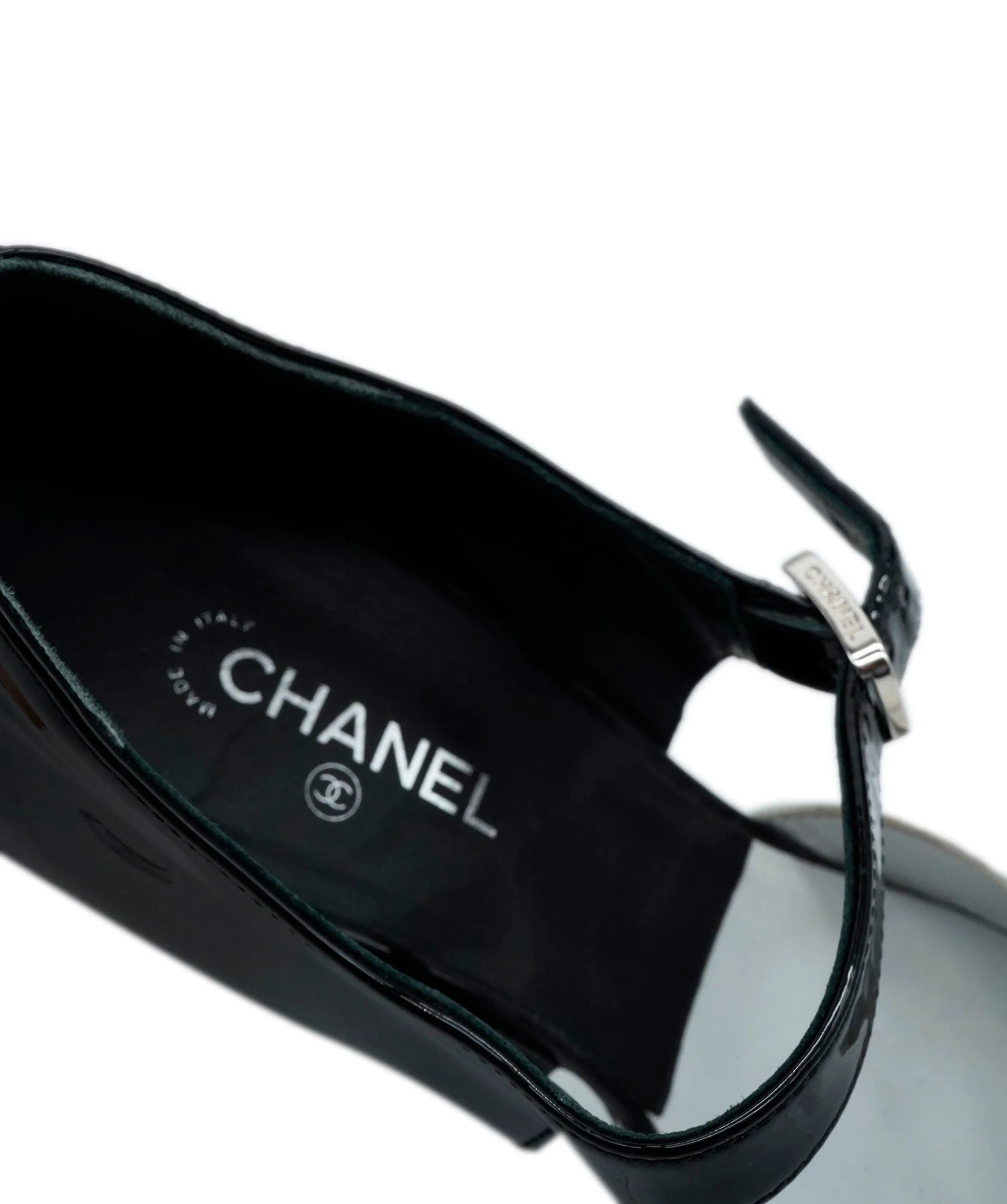 Chanel patent black and white kitten heels 38 ASL6512