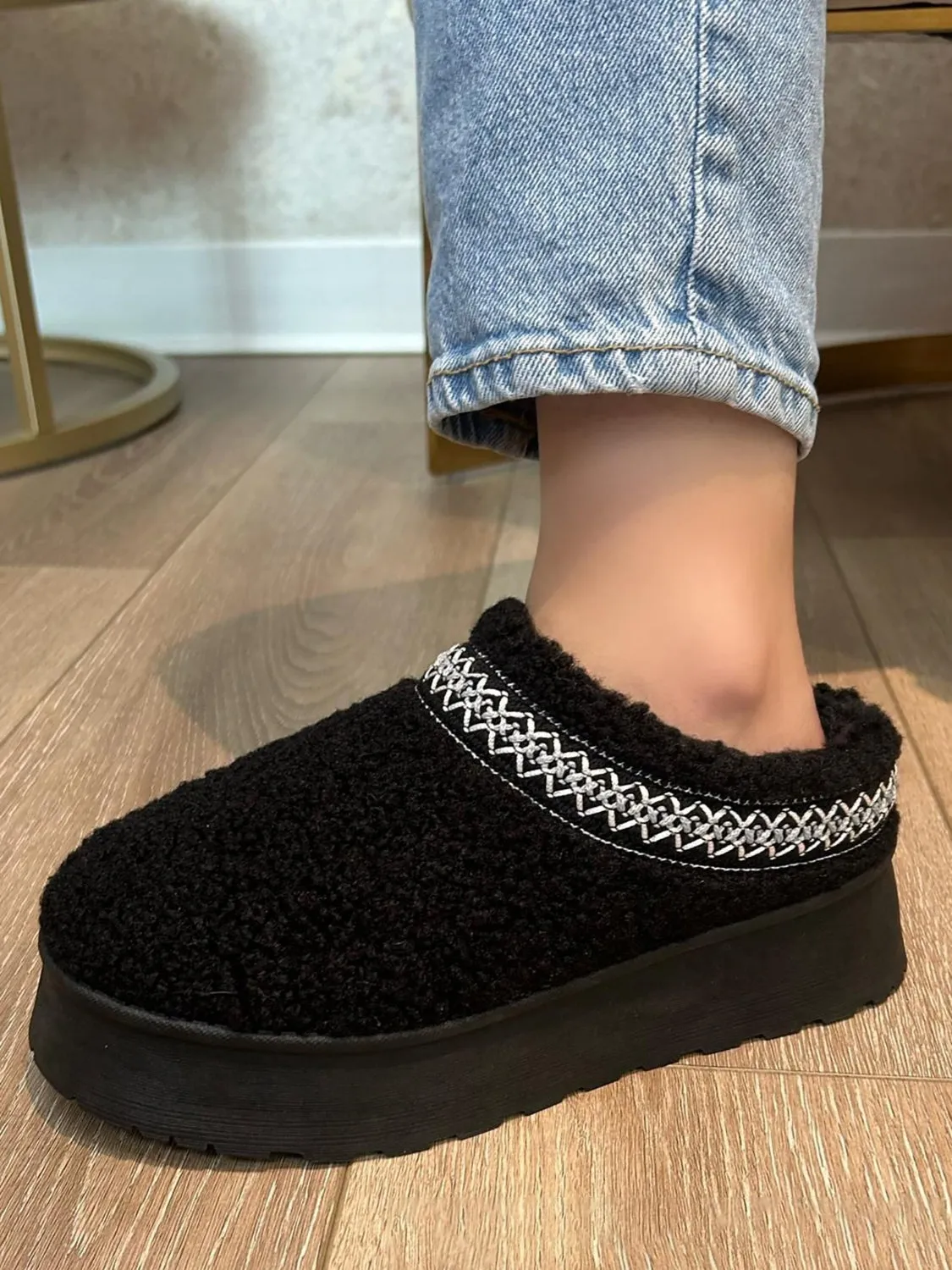 DIVA Embroidered Trim Platform Sherpa Boots - Black