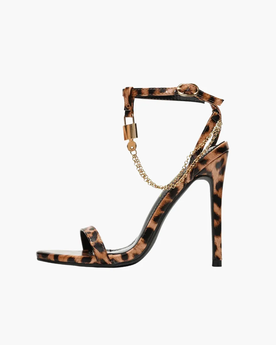 Isotta – Bold design – Gold chain ankle strap stiletto heels