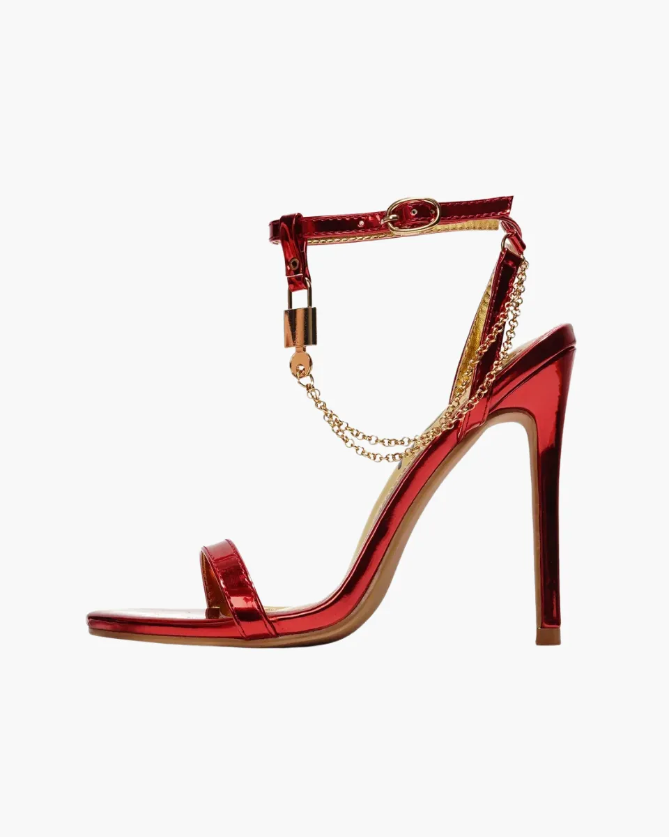 Isotta – Bold design – Gold chain ankle strap stiletto heels
