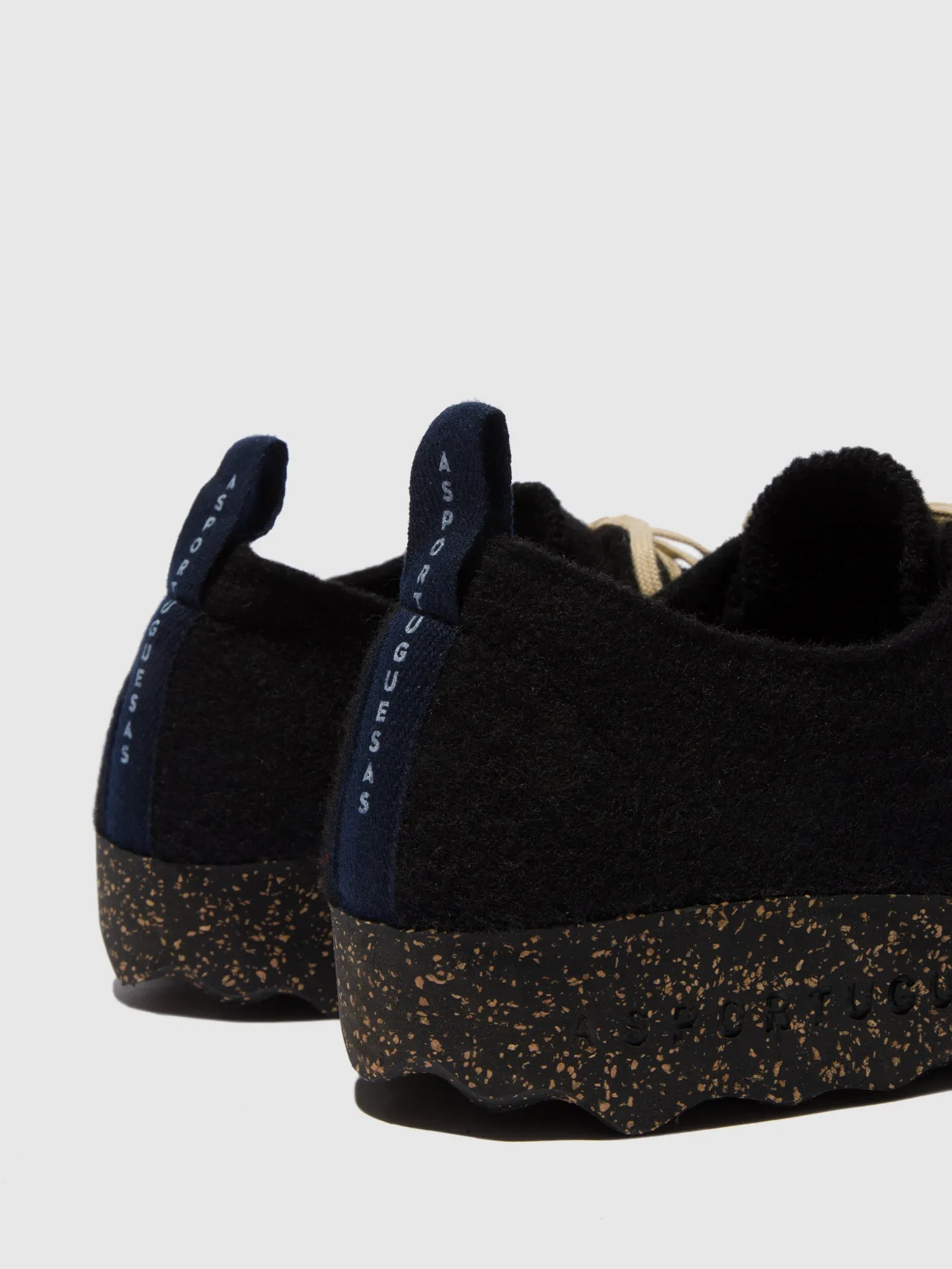 Lace-up Shoes CHAT Black