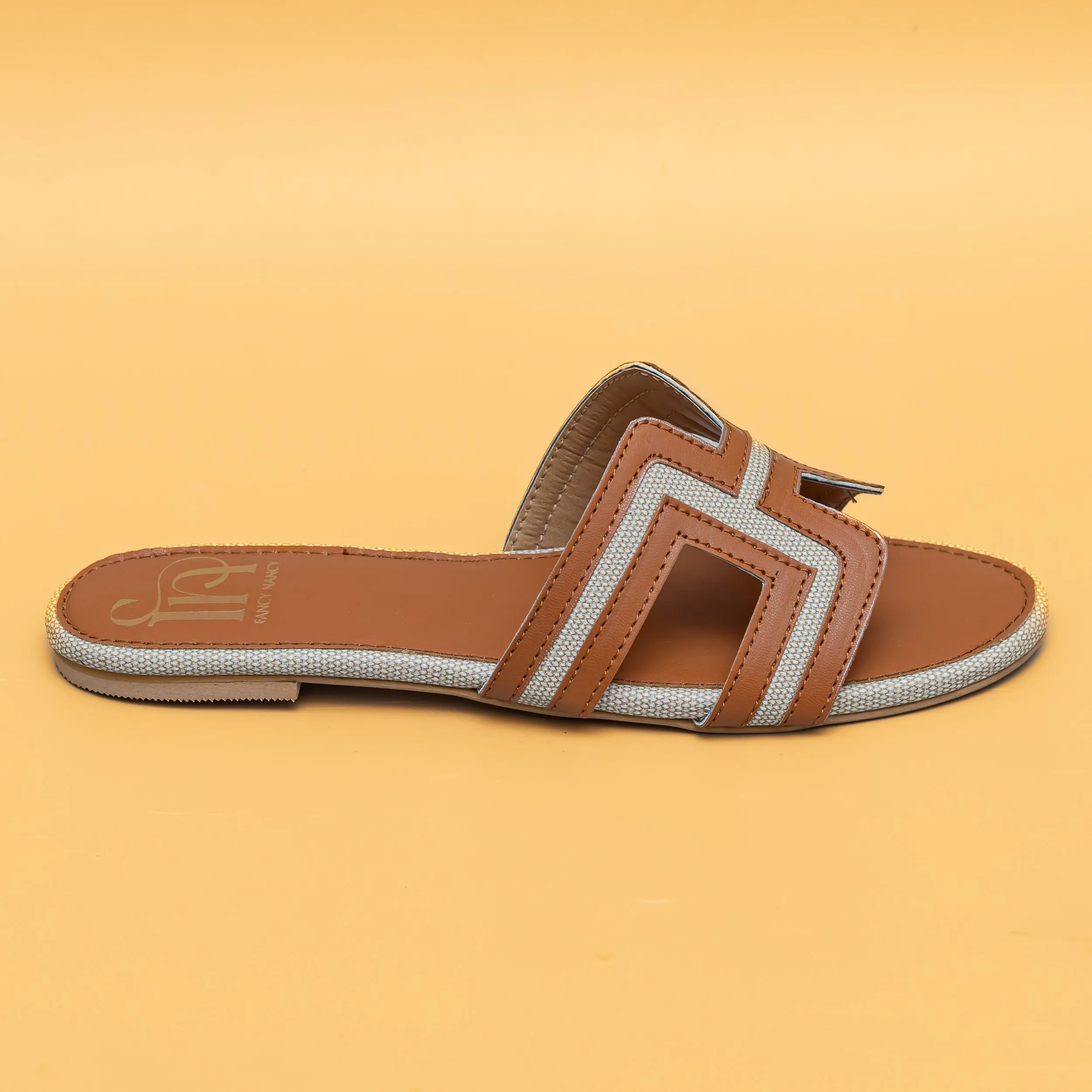 Round Toe H Flats-Tan/Cream