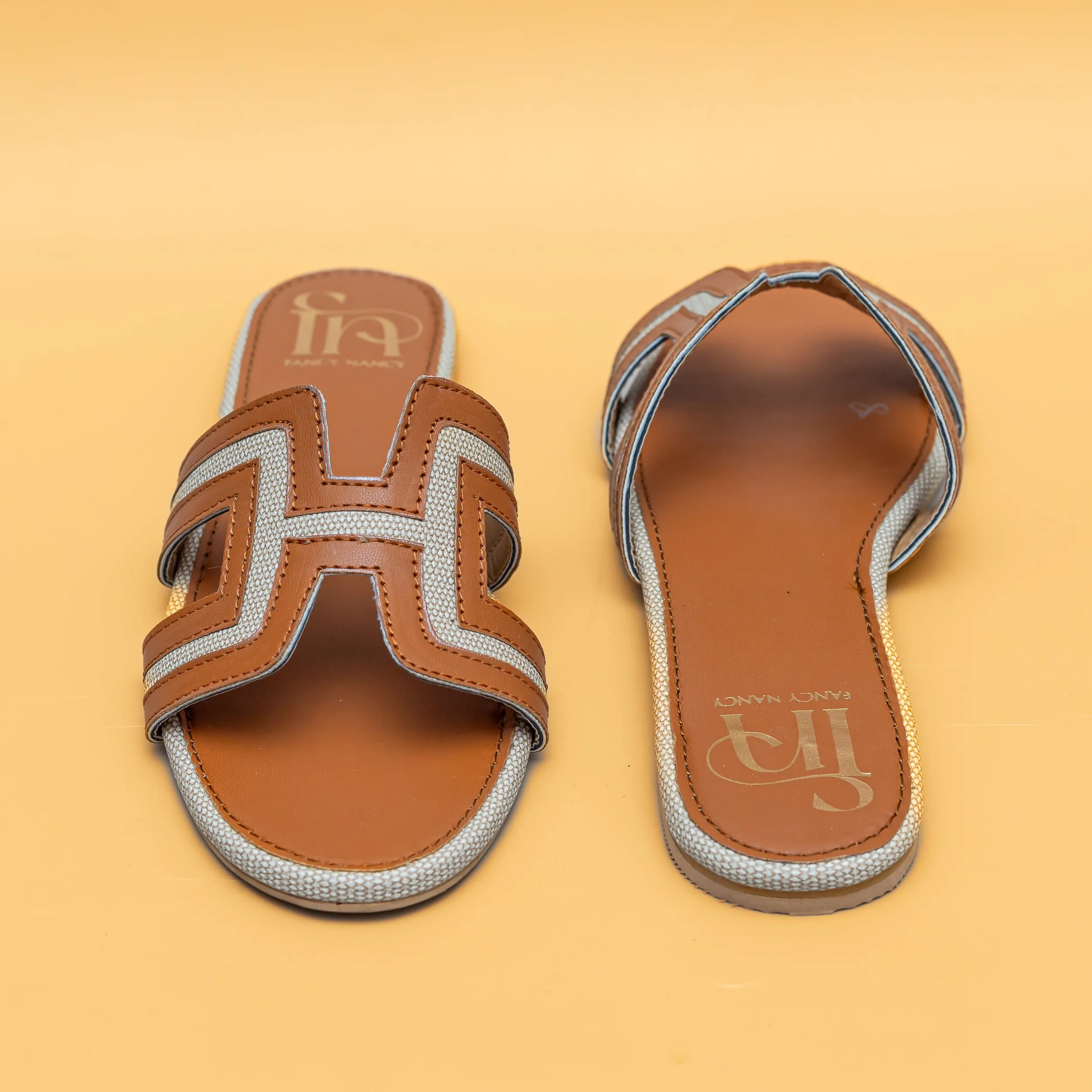 Round Toe H Flats-Tan/Cream